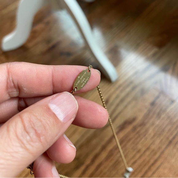 Auth Louis Vuitton Essential V Strass Necklace M68033 Crystal - Picture 15 of 17